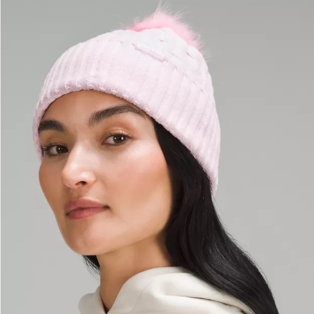 Lululemon Cable Knit Pom Beanie NWT - Picture 2 of 5